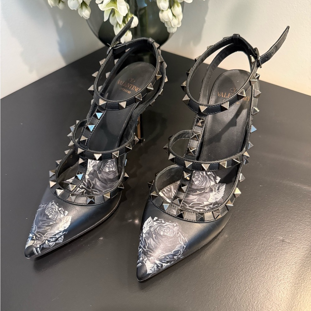 Valentino Black Rockstud Floral Pointed T-Strap Heels Sz 36.5
